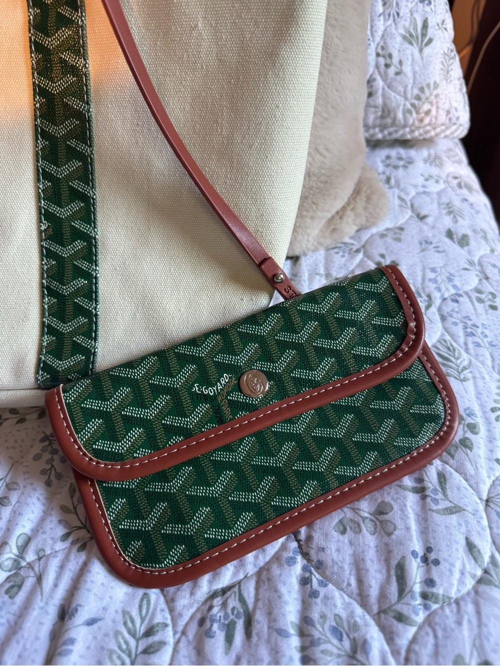 Green & Cream Tote Bag with Matching Wallet - Unbranded - Picture 5 of 5